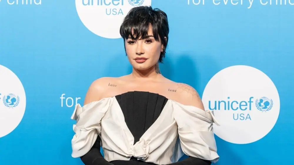 Demi Lovato wearing dress by Hellessy attends the 2022 UNICEF Gala at The Glasshouse in New York on November 29^ 2022