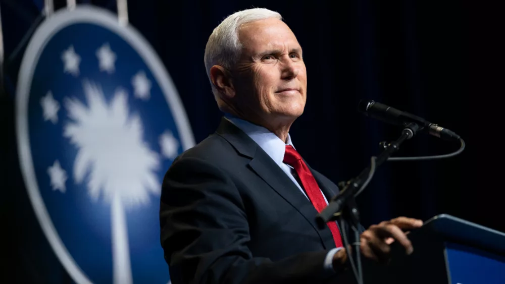 20017-mike-pence-gettyimages-sean-rayford-stringer434801