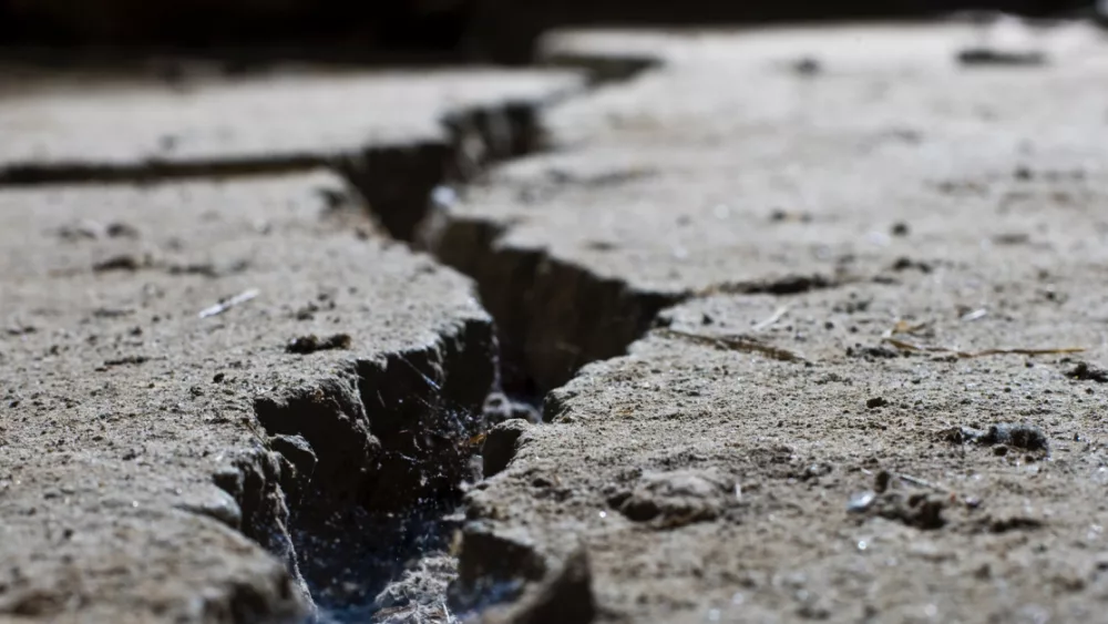 26047-cracked-road-gettyimages-stevecollender_source_file442004