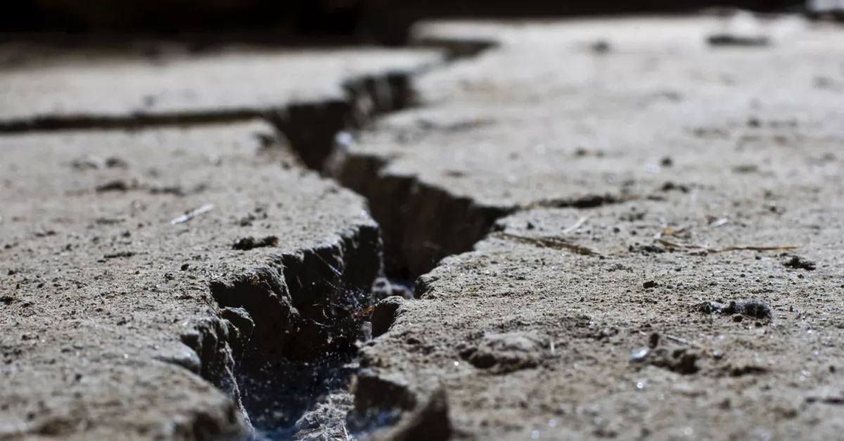 26047-cracked-road-gettyimages-stevecollender_source_file442004