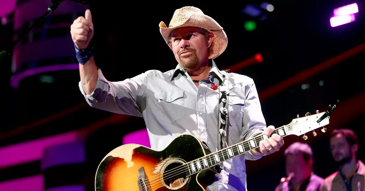 34451-tobykeithgetty_source_file304306