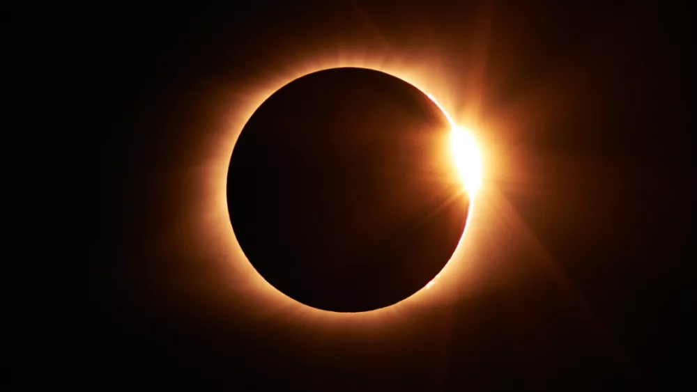20657-solar-eclipse-jongsun-lee-unsplash795582
