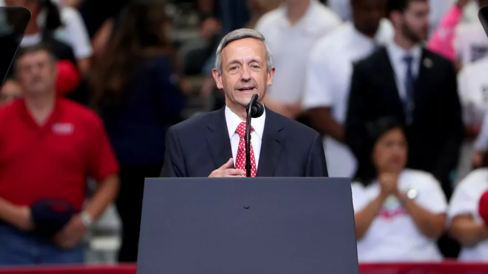 28408-robert-jeffress-gettyimages-tom-pennington-st_source_file742778