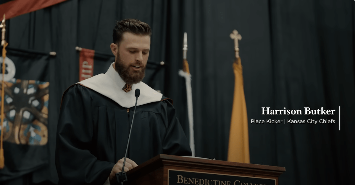 35794-harrisonbutker-benedictinecollegecommencement_source_file471049