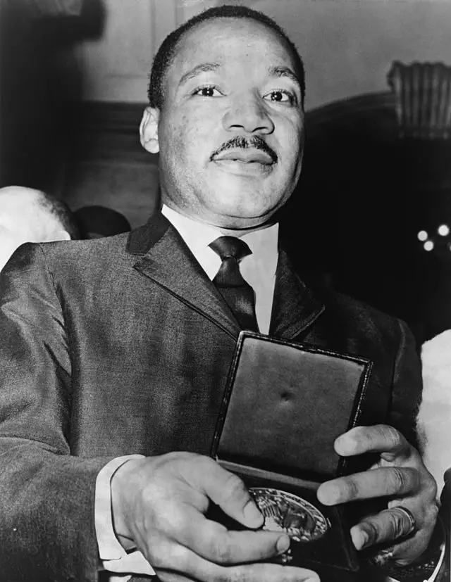 640px-martin_luther_king_jr_with_medallion_nywts