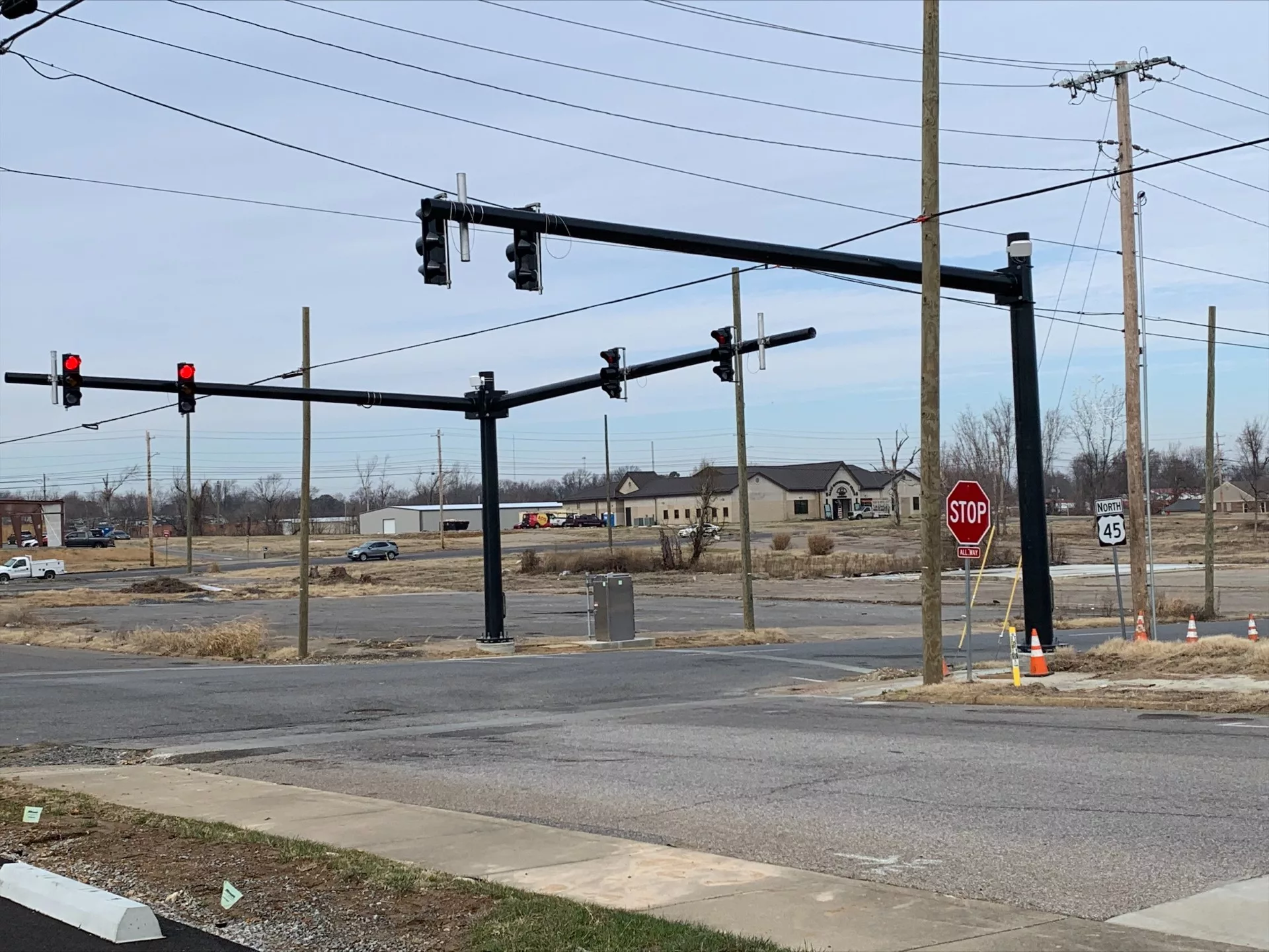 contractors-restoring-downtown-traffic-signals-thunderbolt-radio