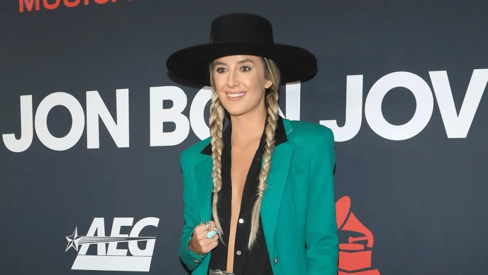 Lainey Wilson at the 2024 MusiCares Person of the Year Honoring Jon Bon Jovi at the Convention Center on February 2^ 2024 in Los Angeles^ CA