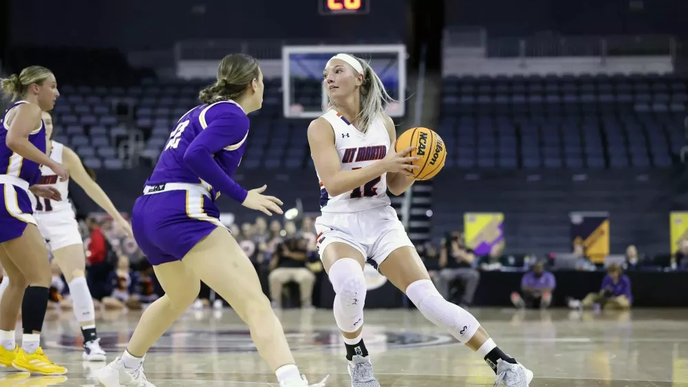 utm-women-vs-western-illinois