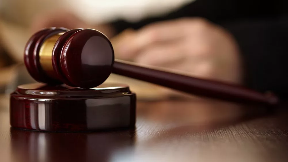 gavel-1