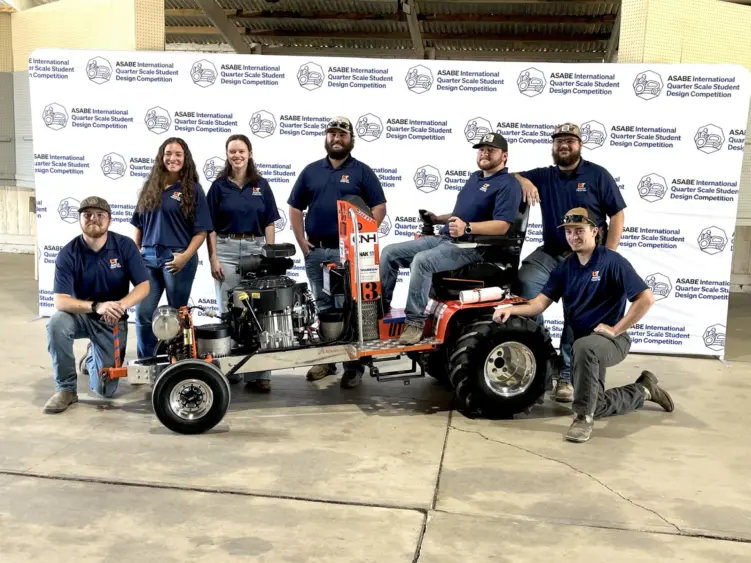 thumbnail_utm-tractor-team