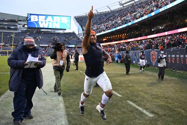 chicago-illinois-dj-moore-of-the-chicago-bears-points-to-fans-after-his-teams-37-17-win16159