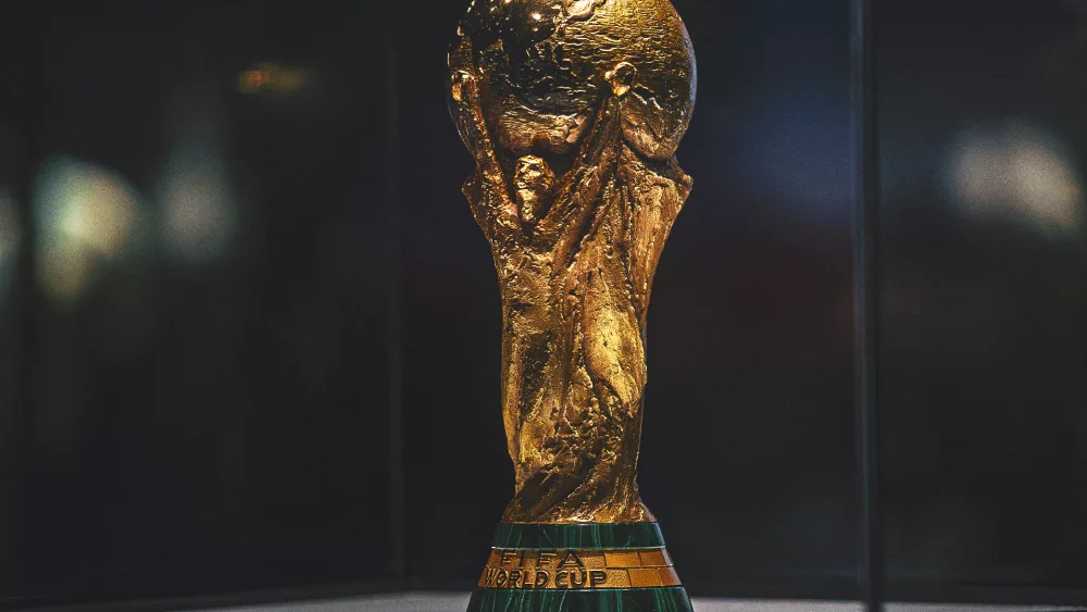 fifa-trophy-horizontal-011524635526