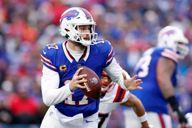 orchard-park-ny-buffalo-bills-qb-josh-allen-scrambles-in-the-second-half-the-bills-beat-the674608