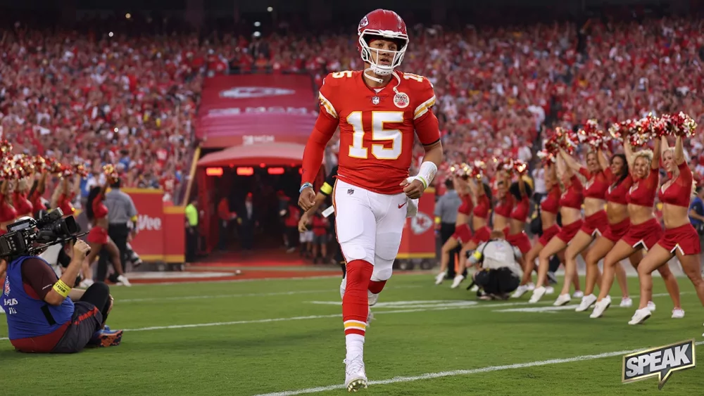 play-5f65ea701000b87-chiefs_mahomes-1665612302453431933