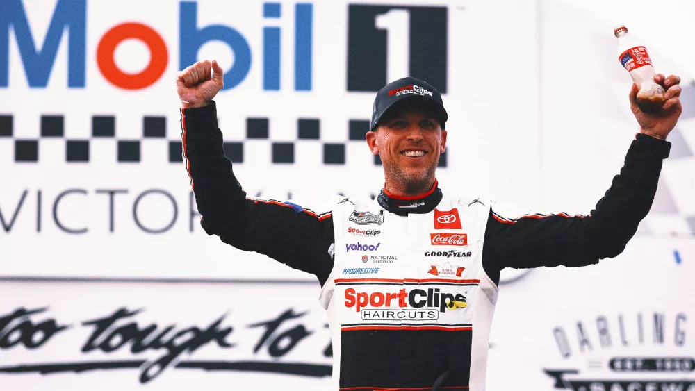 hamlin_horizontal_nascar-goodyear-2025454942