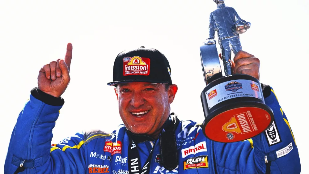 tony-stewart_nhra-2025884999