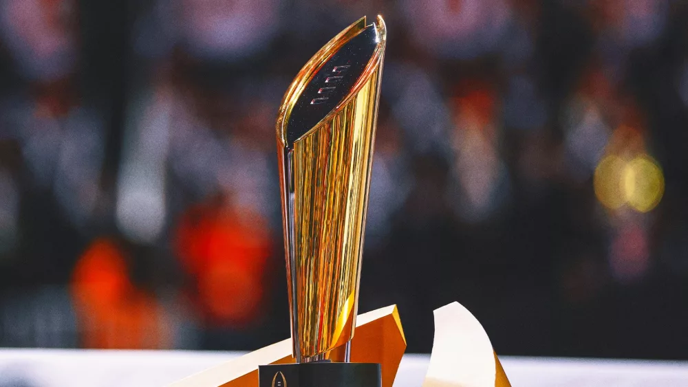 cfp-trophy661347