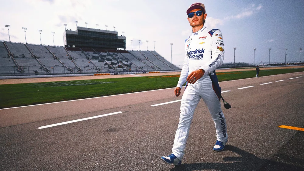 kyle-larson_nascar_locked-in-playoffs_2025643270