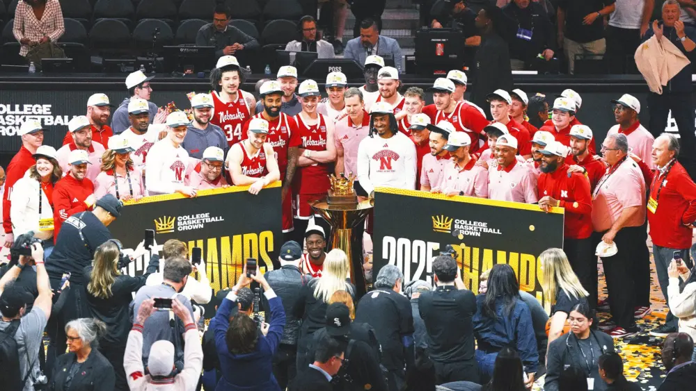 college-basketball-crown988176