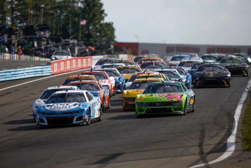 nascar-watkins-glen-qual24239