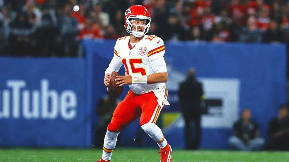 patrickmahomeschiefs9-11370394