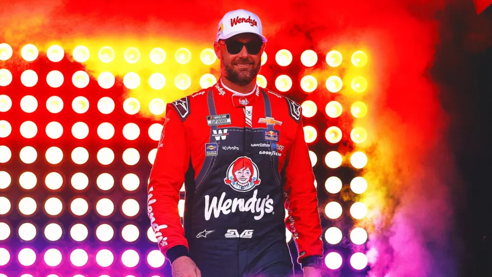svg_favorite_charlotte_nascar_odds219887