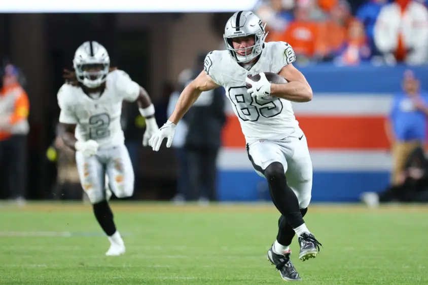 d0406765-brock-bowers-scaled803289