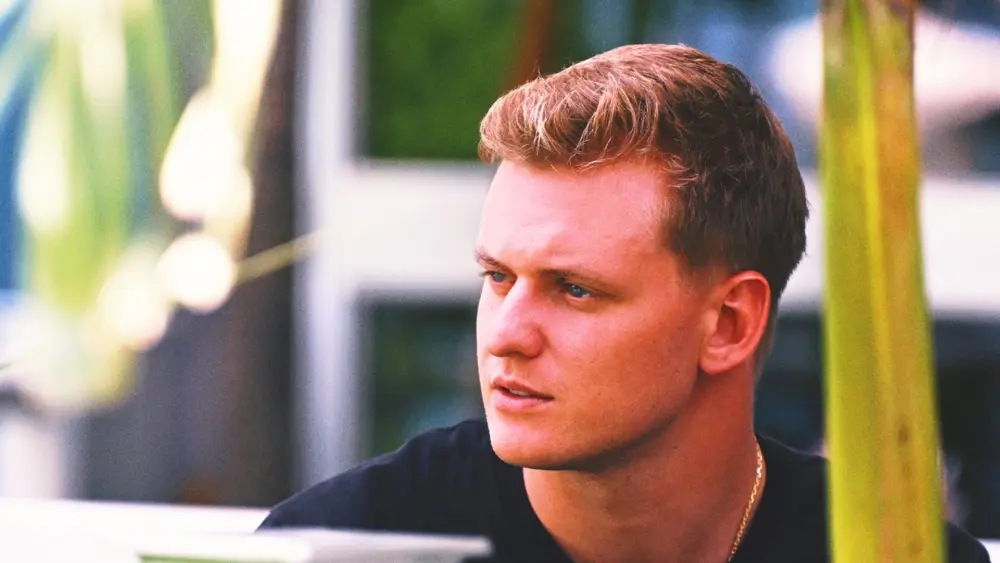 mick-schumacher_makes-move_pockrass539714