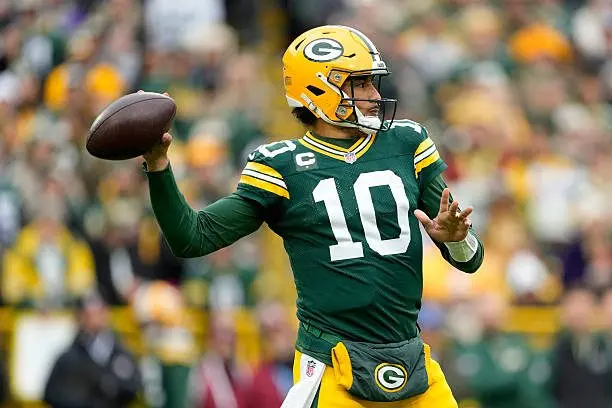 green-bay-wisconsin-jordan-love-of-the-green-bay-packers-throws-a-touchdown-pass-against-the758872