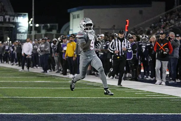 reno-nv-unlv-rb-jaiden-thomas-running-the-football-into-the-end-zone-for-an-early-touchdown504202