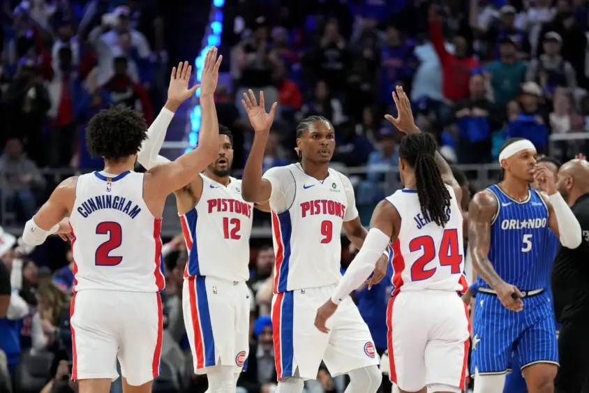 pistons-scaled673838