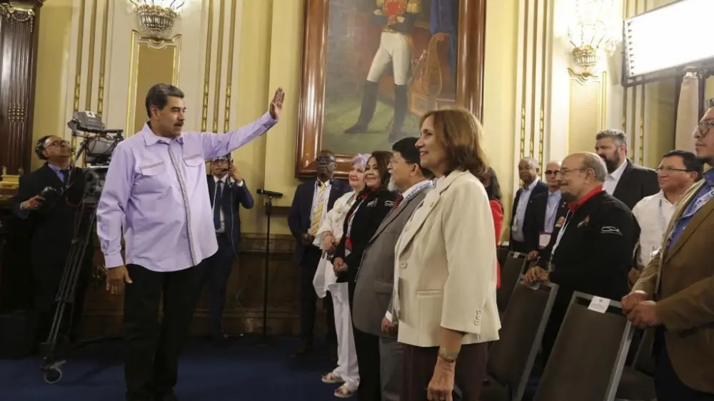 17620242221664356015