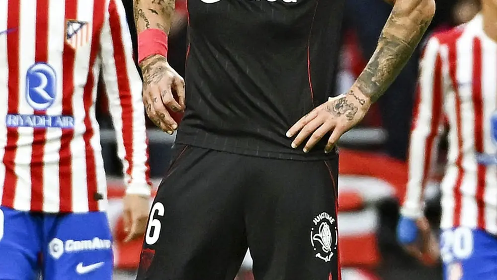 17624554437654240827