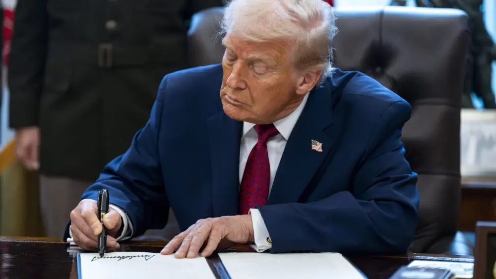 17658403276680768605