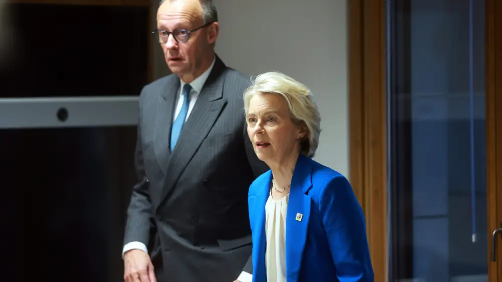 17661410256328893426