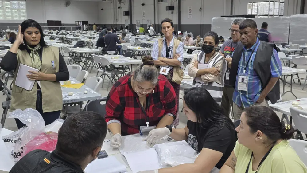 17661948836743565482