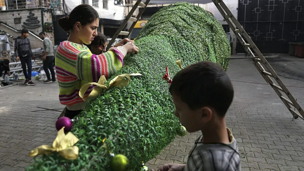 17665848399228500619