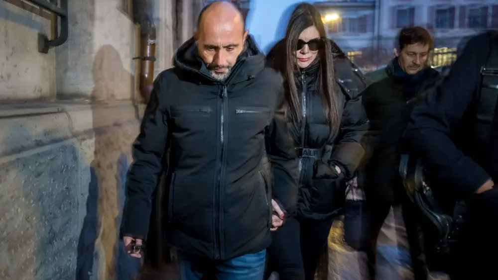 17679724792383488335