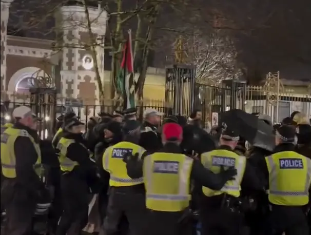 17693338234891316379