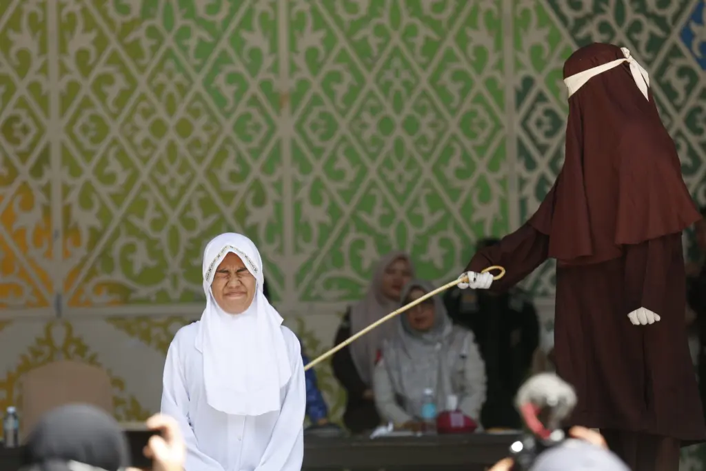 17697628926107860615