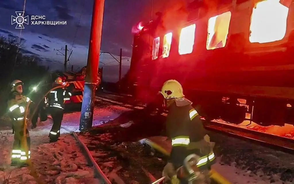 17697998754483706628