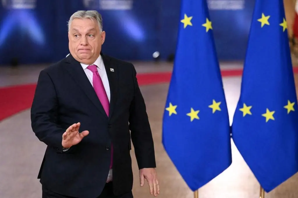 17703864324997333362