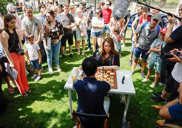 17710086579901191118