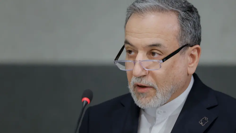 17713398892384788405