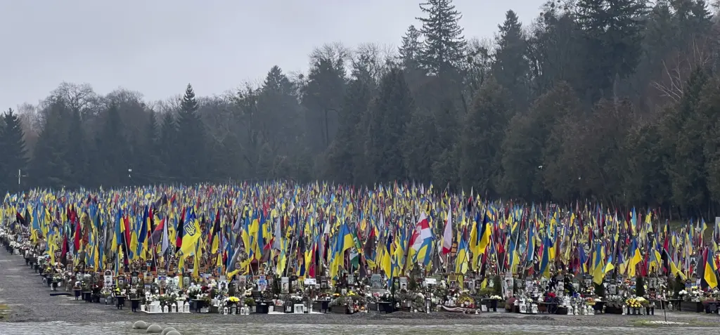 17715932259350384829