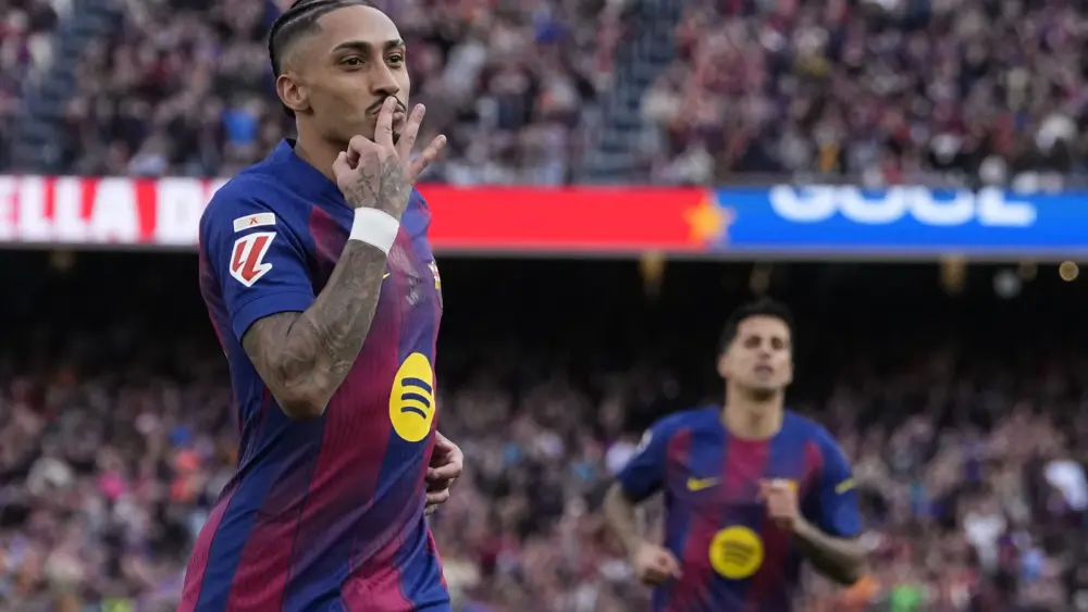 17735951688306645647