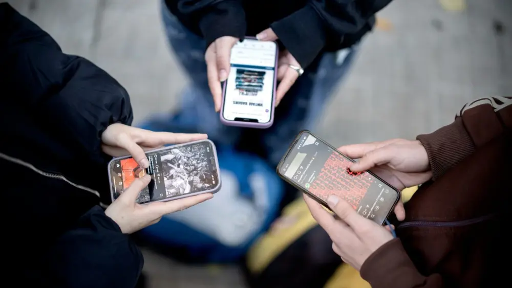 17749086183261837093