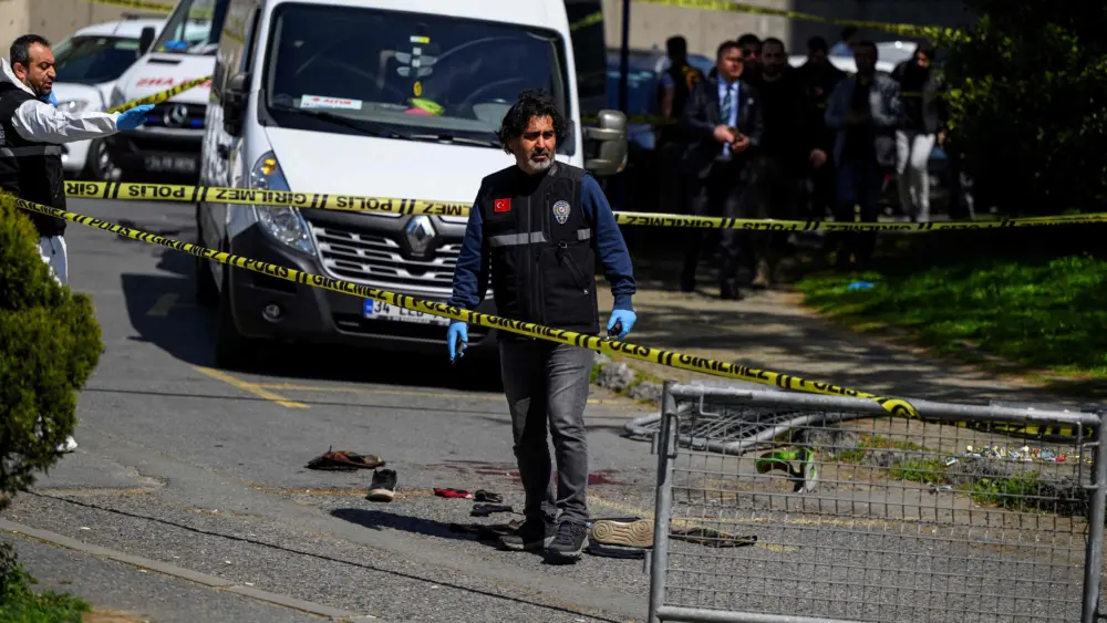 17755590448632570167