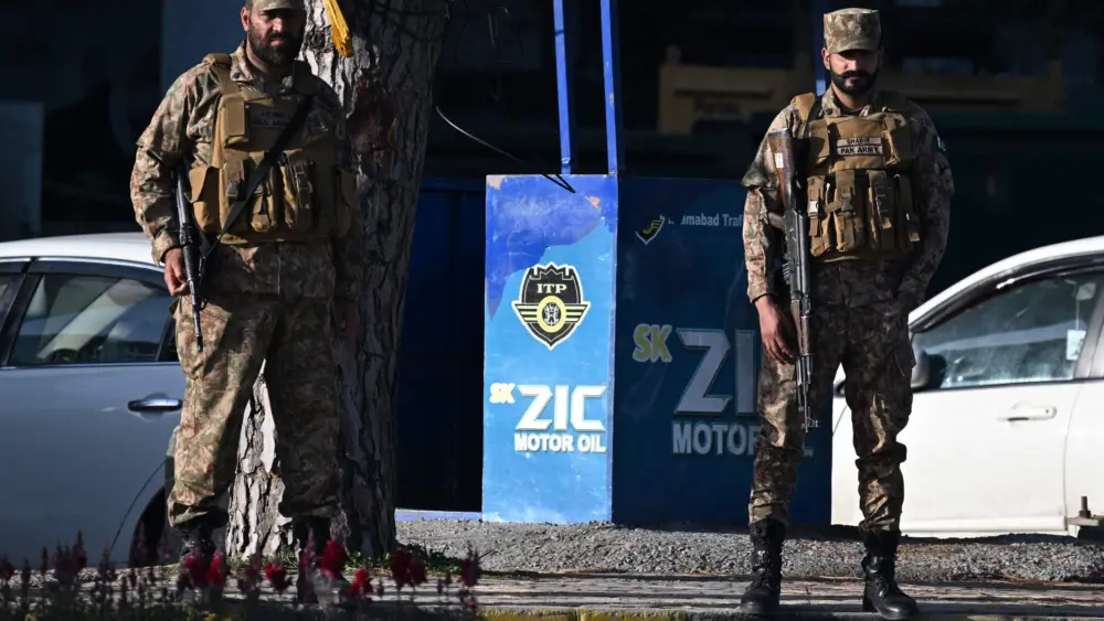 17757996940978570638