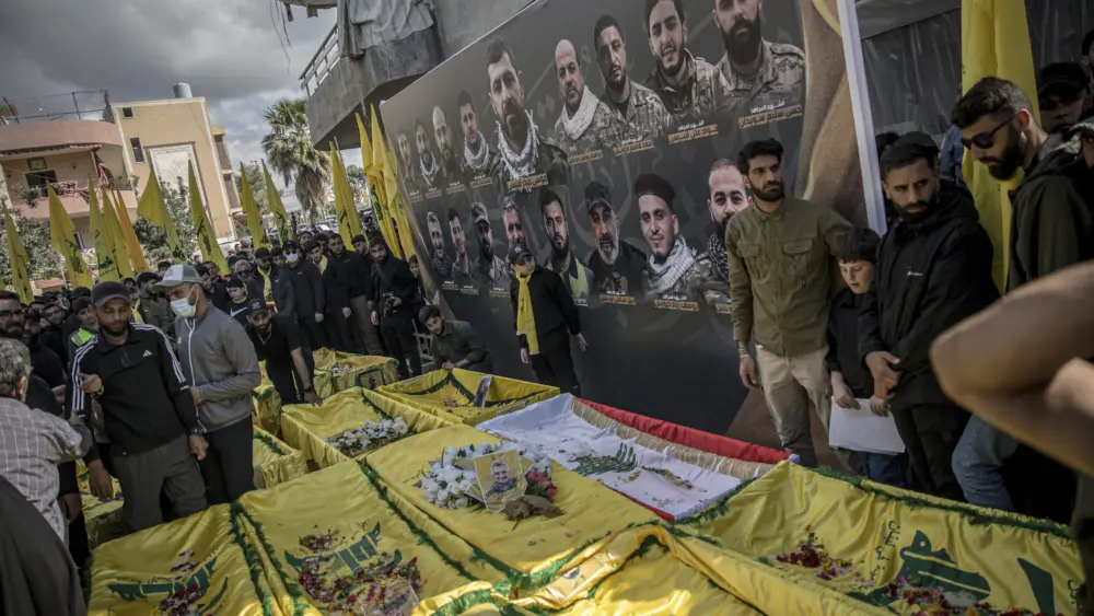 17773784640857956097